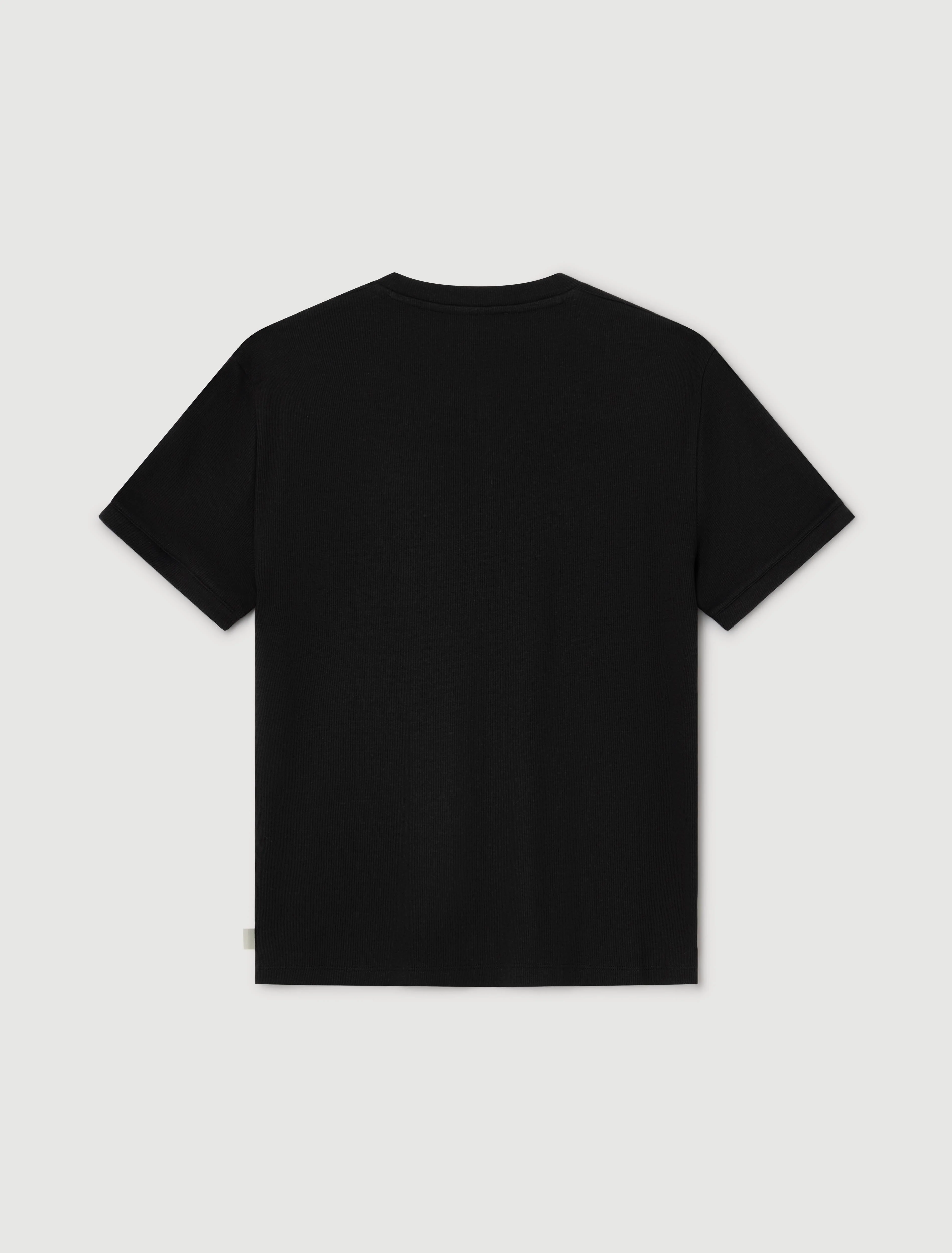 Dorven T-Shirt in Black - Image 3