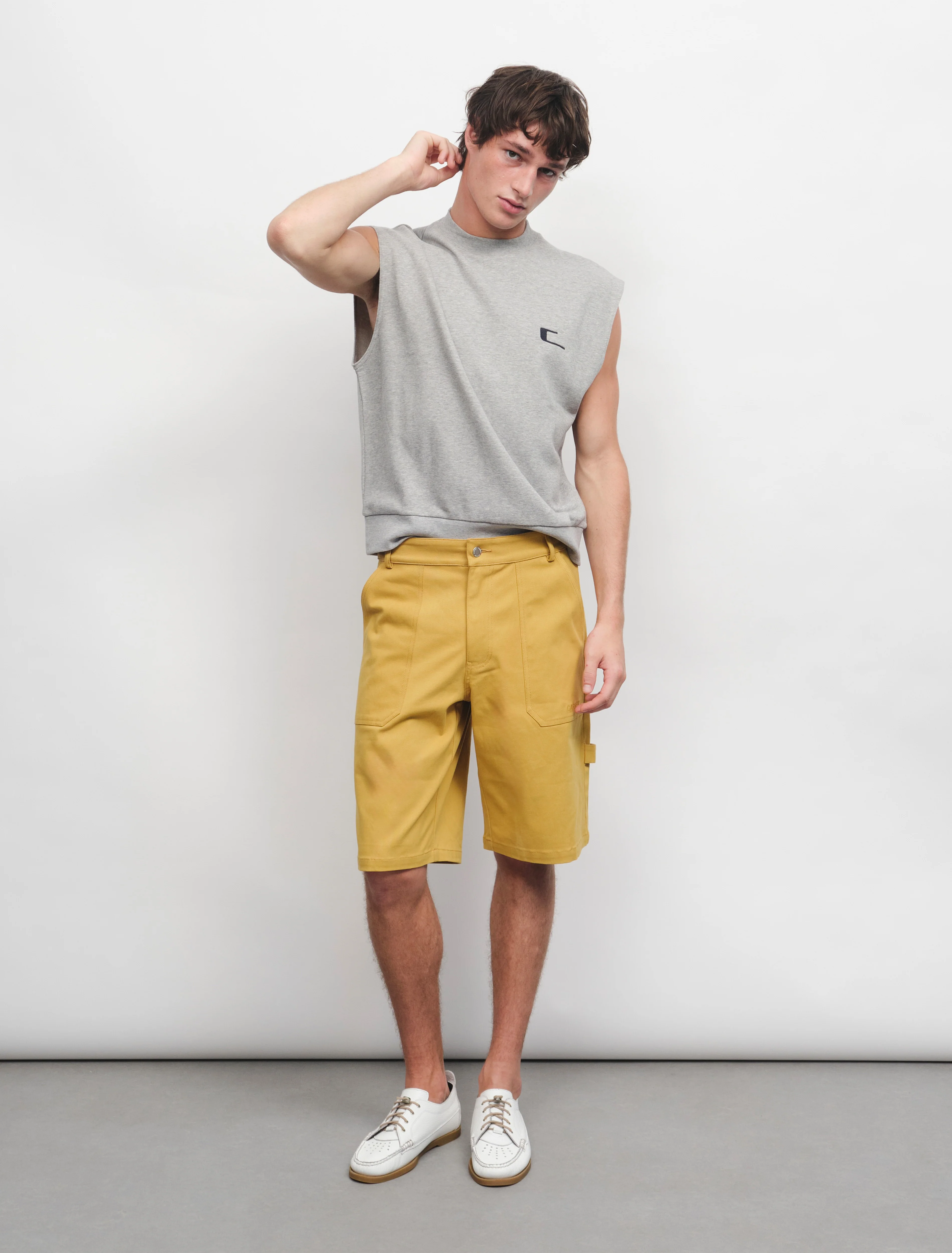 Ferro Vest in Grey - Image 4