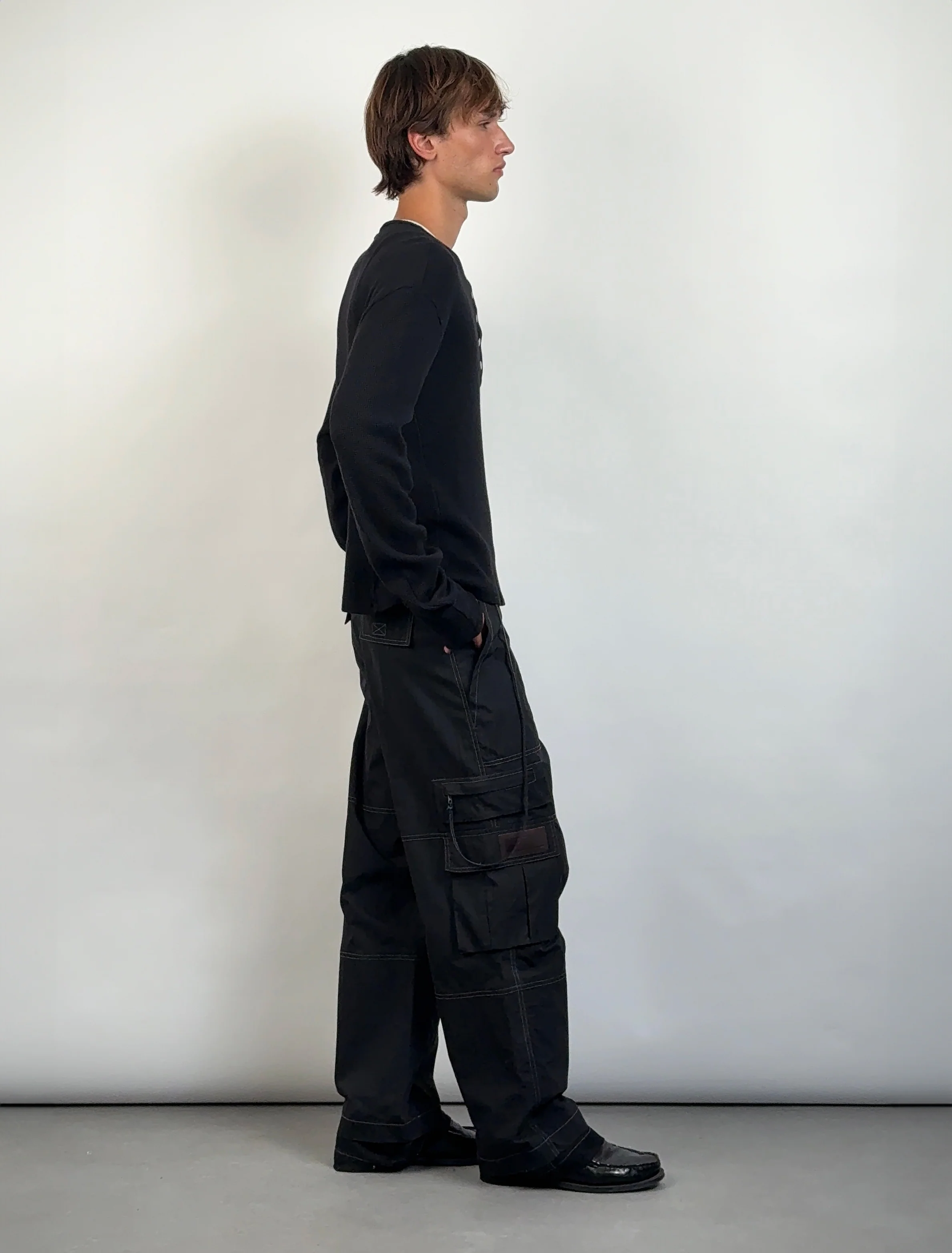 Lis Henley in Black - Image 6