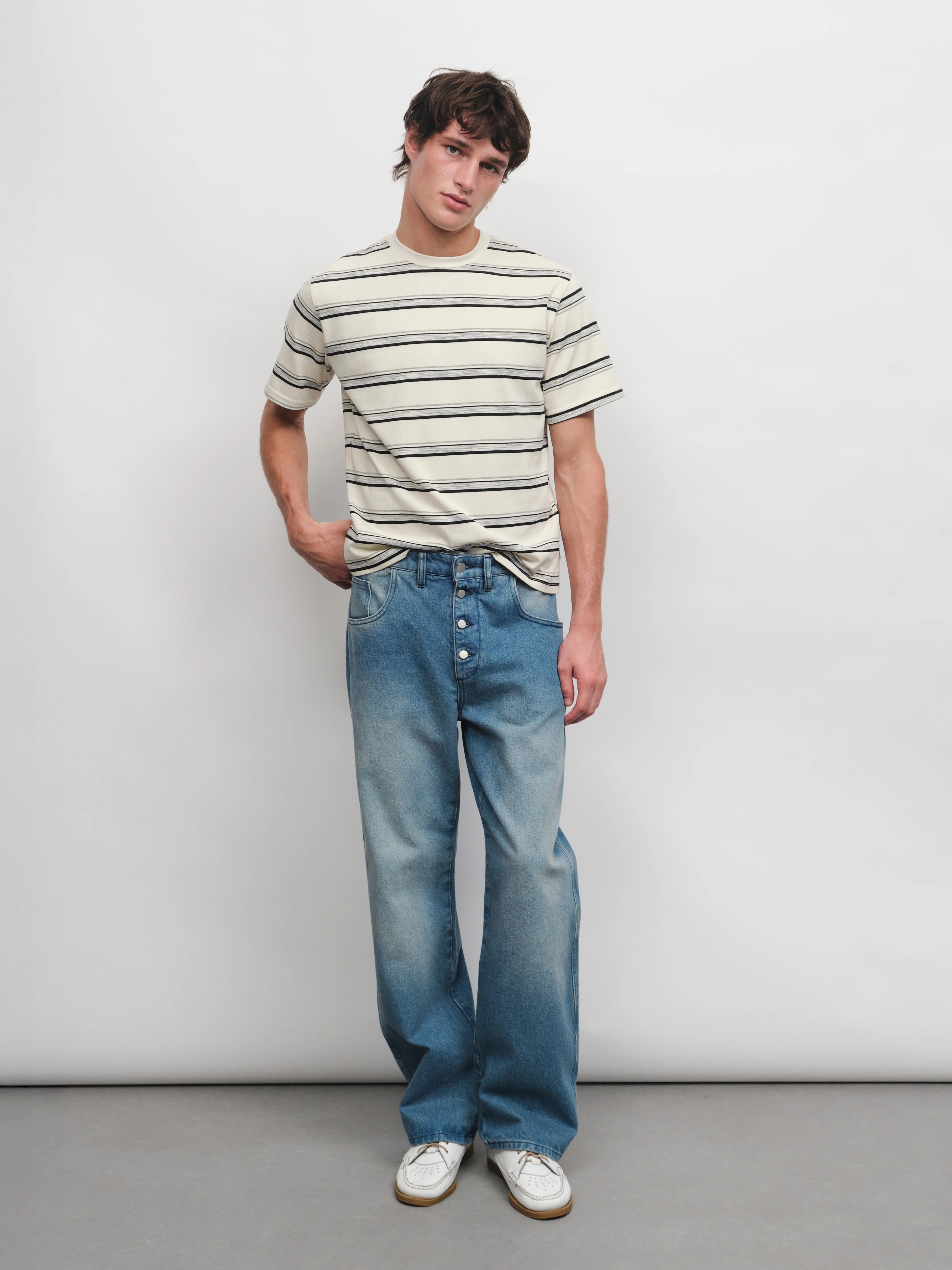 Parker  T-Shirt in Ecru - Image 2