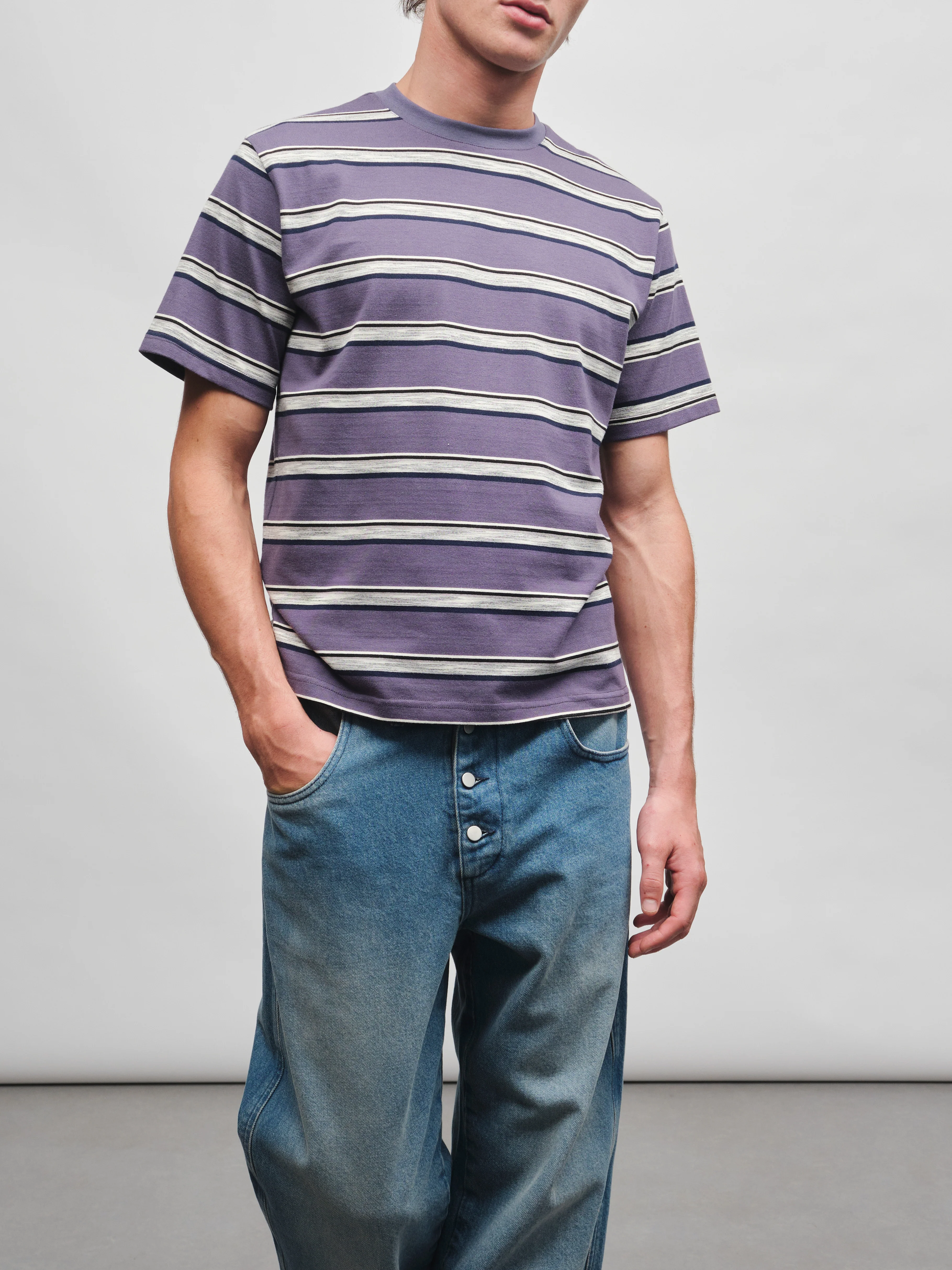 Parker  T-Shirt in Purple - Image 4