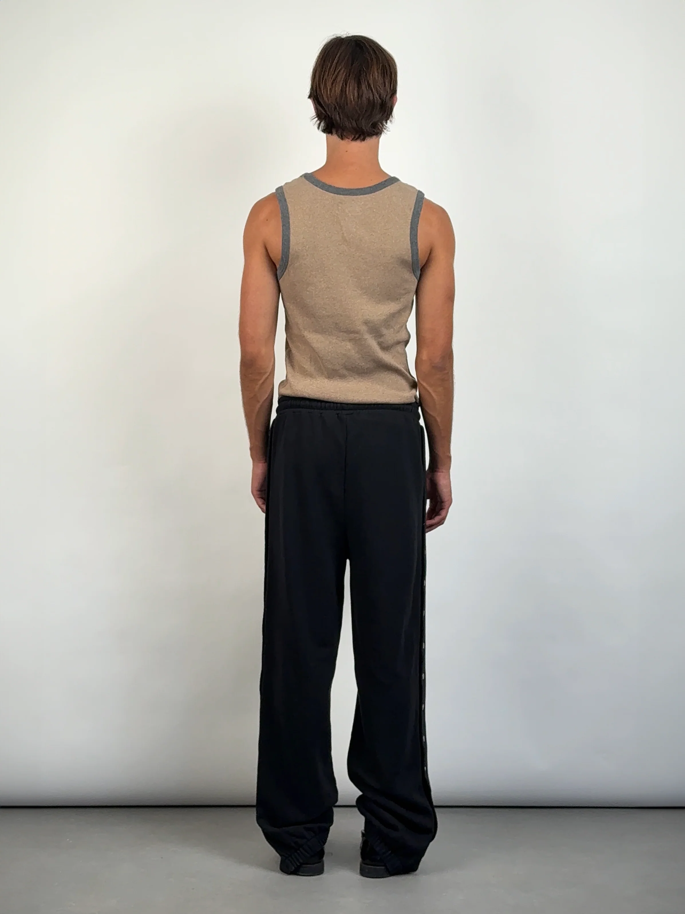 Val Jogger in Black - Image 5
